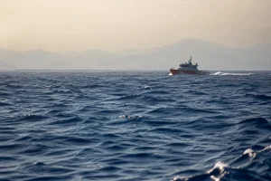 Mentre 238 persone vengono dimesse dopo il naufragio della nave a Girne, 15 risultano disperse