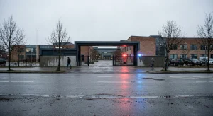 В результате ножевого нападения в одной из школ Башакшехира ранены 8 учеников; состояние 1 из пострадавших критическое. Нападение совершила школьница